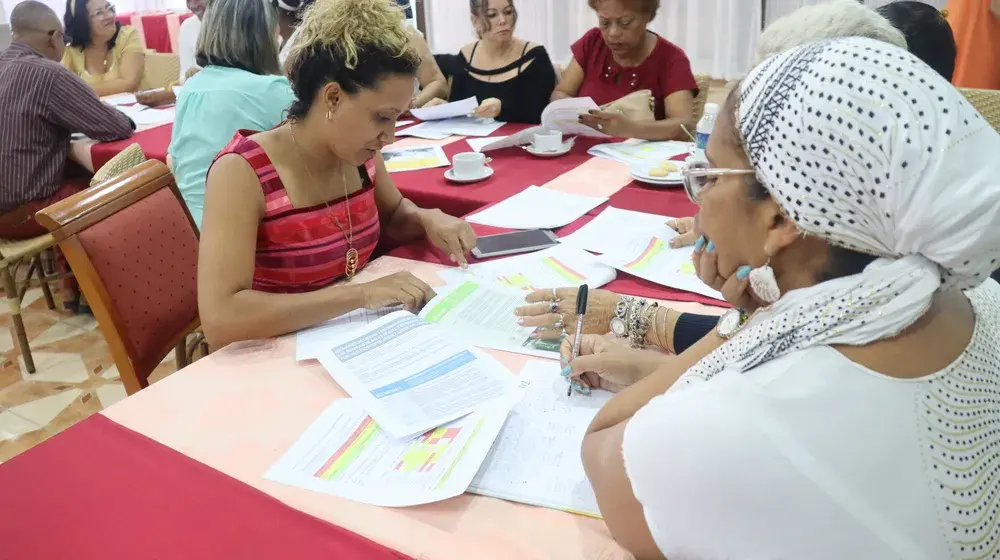 Transformando Vidas: Iniciativas para la Atención Integral a Adolescentes